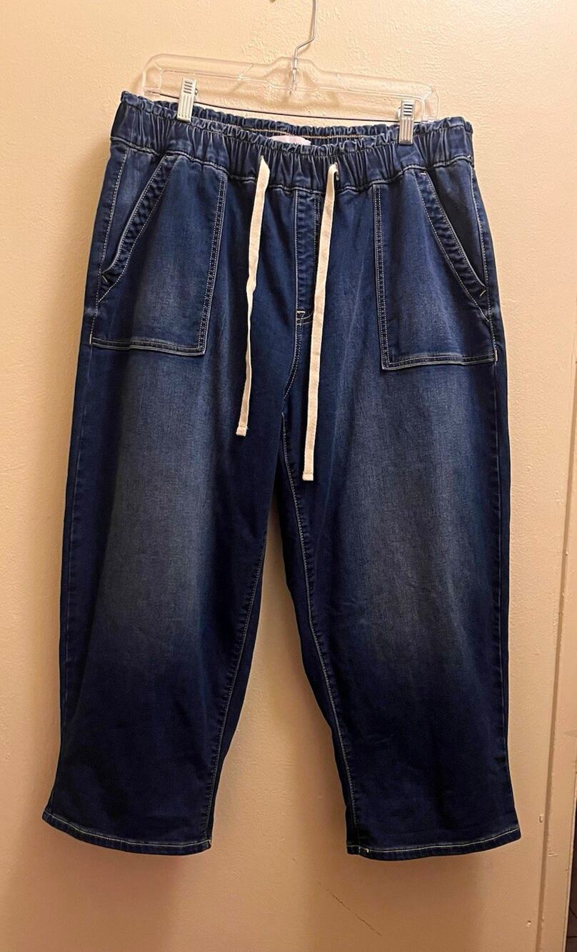 Lane Bryant High-Rise Pull-On Denim Sz 16 Capri Pants Blue Straight Leg Pockets